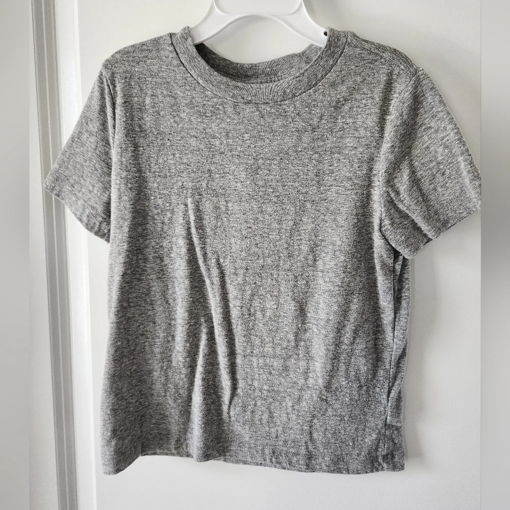 sz 5 Old Navy‎ gray t-shirt minimalist basics neutral